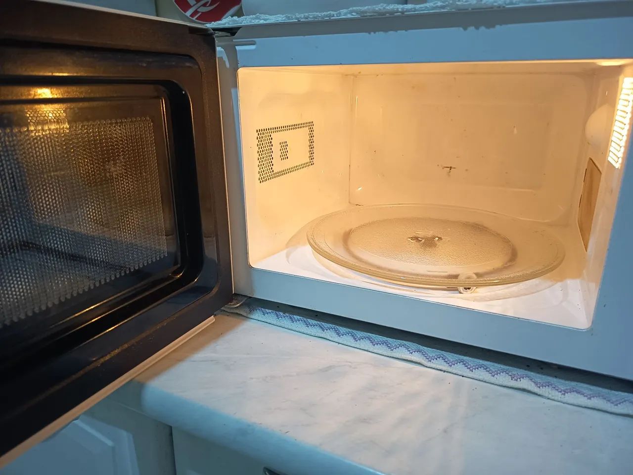 Microondas 20 litros Midea - Foto 2