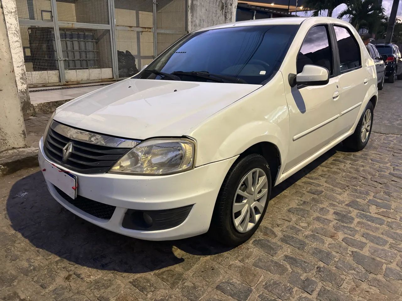 Renault Logan Expression Hi-flex 1.6 8V 4P 2012 - Foto 2