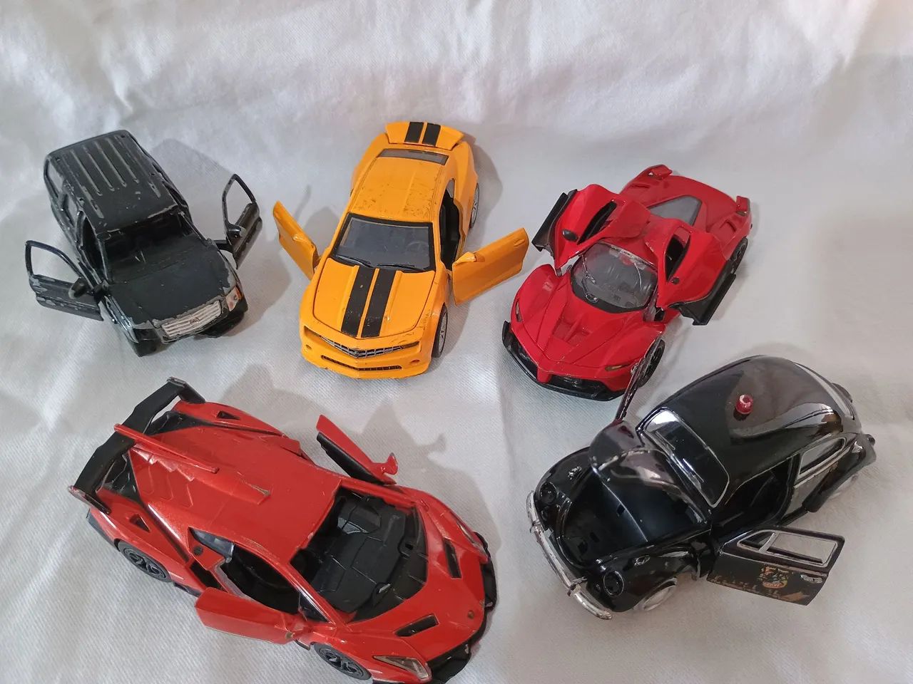 Lote com 5 carrinhos de ferro antigos 13 cm comprimento cada um 