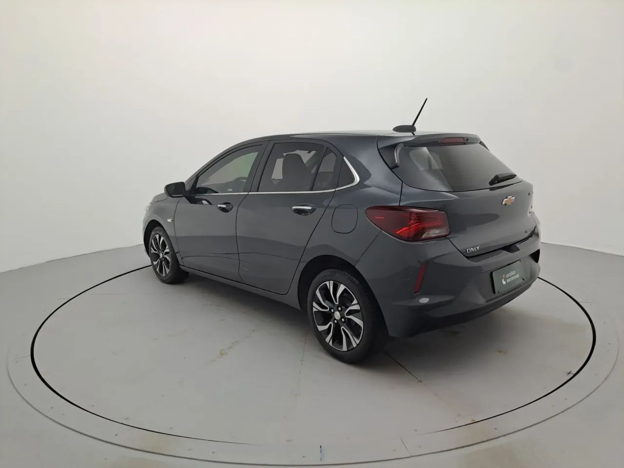 Chevrolet Onix Hatch Premier 1.0 12V TB Flex Aut. 4P, foto 3 de 18
