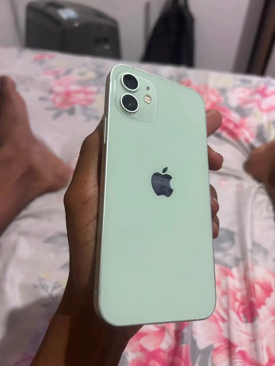 iPhone 12 conservado 