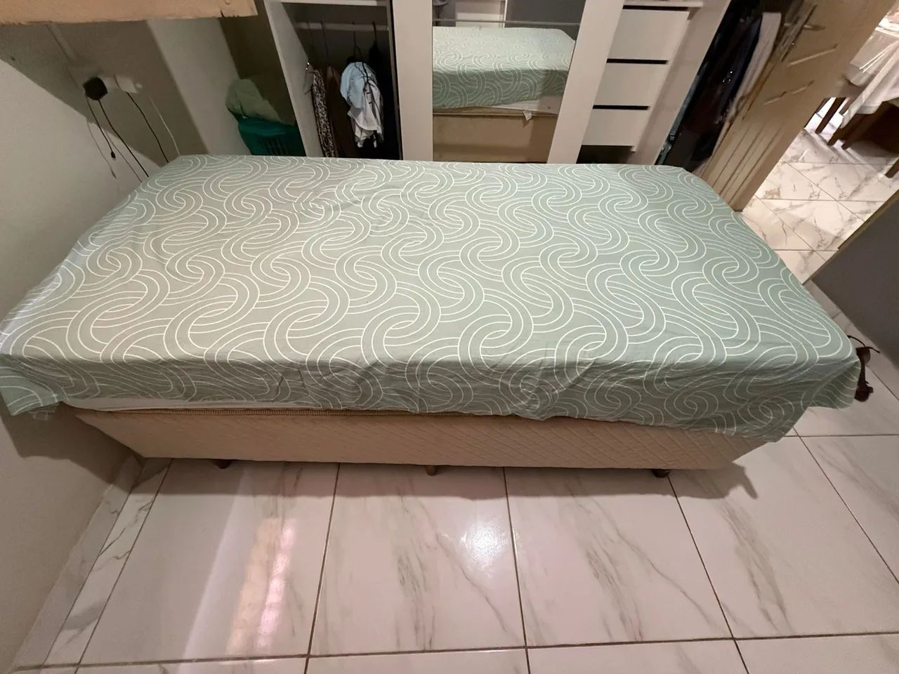 Vendo cama solteiro 