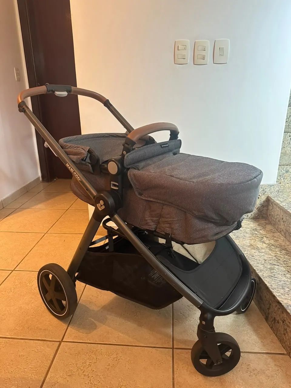 Vendo carrinho de bebê Maxi Cosi - Foto 4