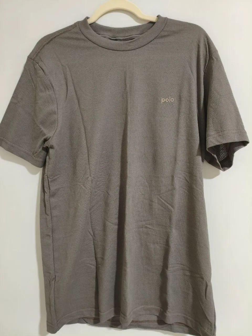 Camiseta de malha NOVA SEM USO - Foto 2