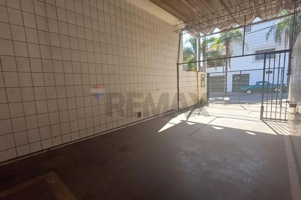 Ponto comercial com 2 banheiros - Bairro Alto