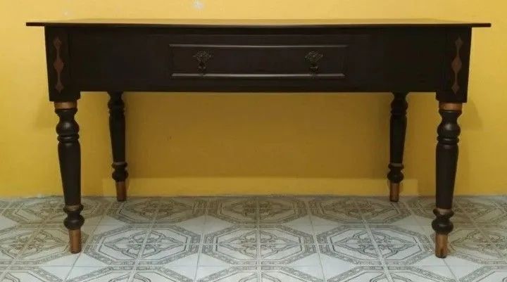 MESA COLONIAL