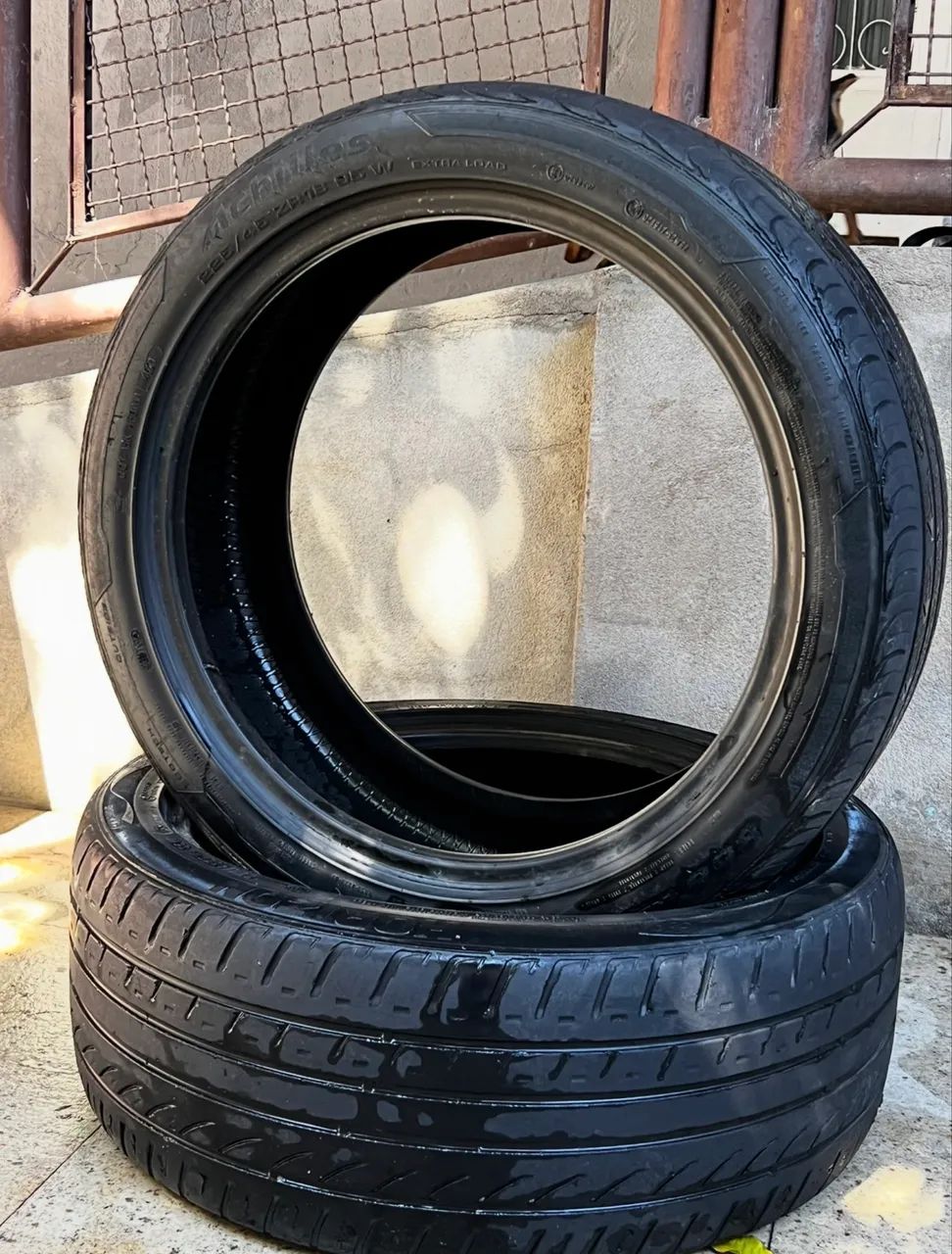 PAR PNEUS 225/45 Aro 18 - Peças para carros, vans e utilitários