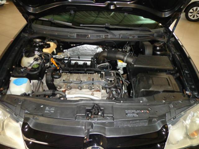Volkswagen Golf 1.6 - Foto 17