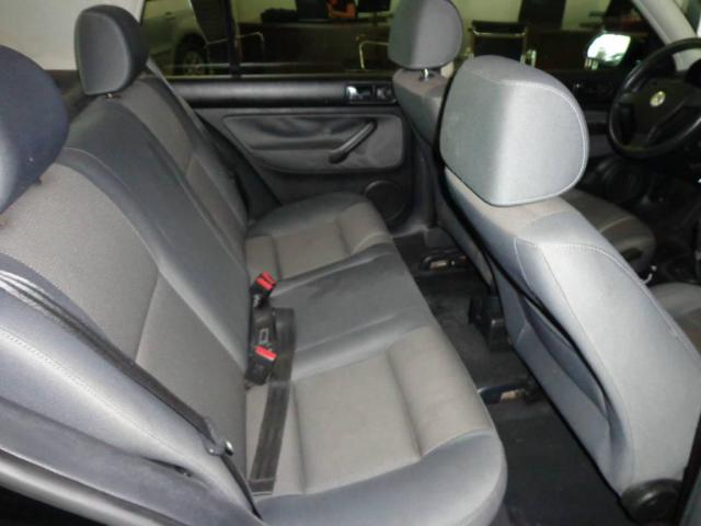 Volkswagen Golf 1.6 - Foto 11