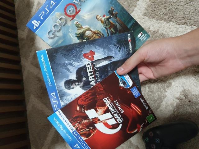 PlayStation 4, 1tb, 3 jogos - Foto 2