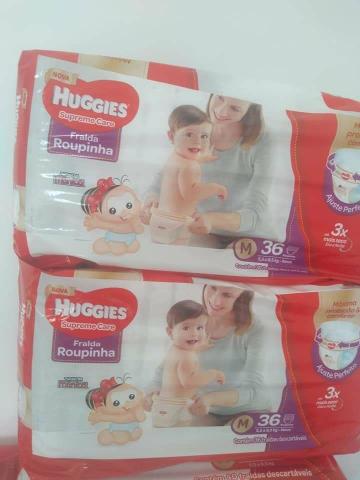 2 pacotes de fraldas huggies supreme care