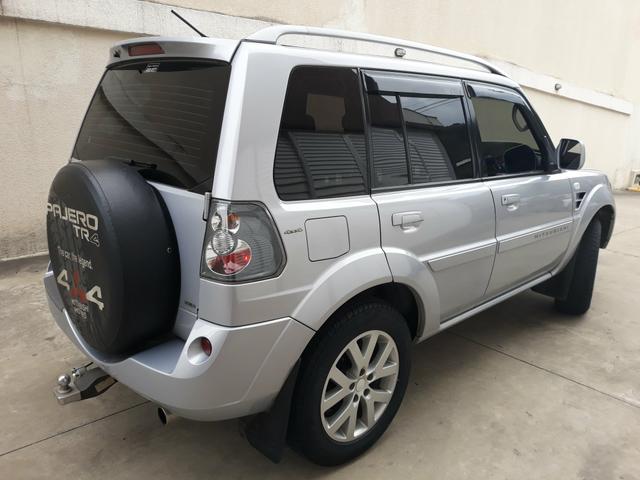 Mitsubishi TR4 câmbio manual 4x4 impecável 2011 C/ GNV - Foto 6