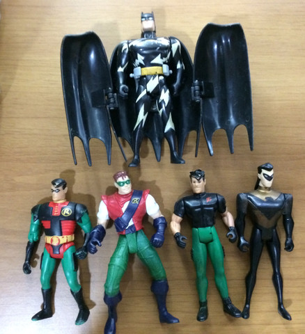 Bonecos Personagens Diversos DC Batman Street Fighter X Men - Foto 2
