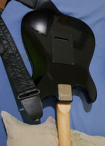Guitarra Condor Strato. - Foto 3