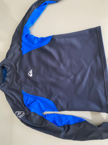 Bermuda e camisa mormaii, camisa quiksilver - Foto 5