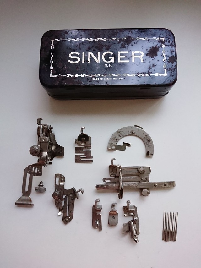 Caixa de acessórios Singer