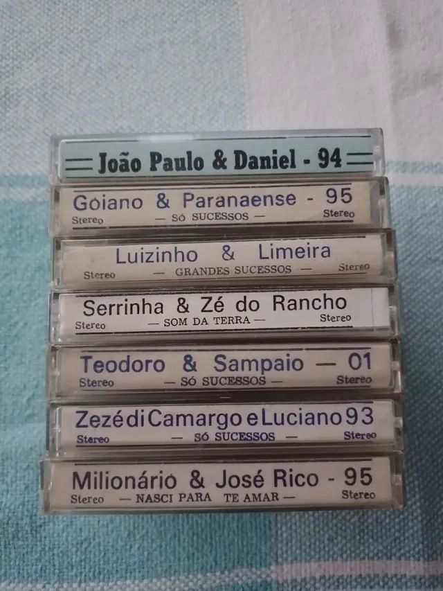 Fitas k7, duplas sertanejas, limpas e conservadas, funcionando perfeitas.