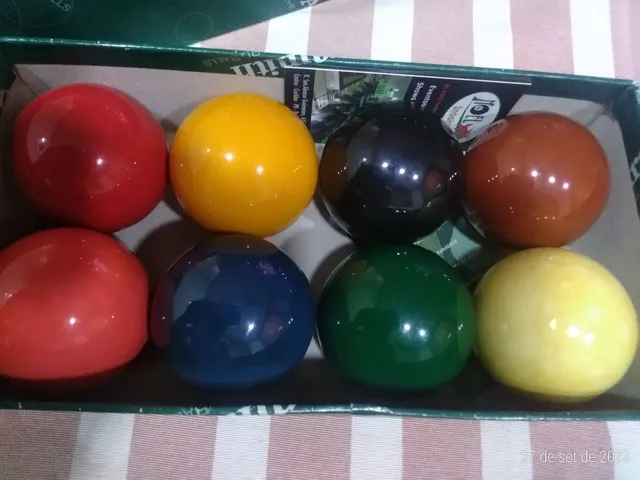 Bola de Sinuca Bilhar Snooker 8 Peças Premier 54 mm Profissional Belga  Aramith - Tudo para seu salão de jogos