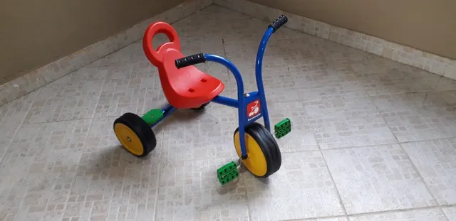 Triciclo Escolar 3 Roda Velotrol Pega Carona Motoca Infantil