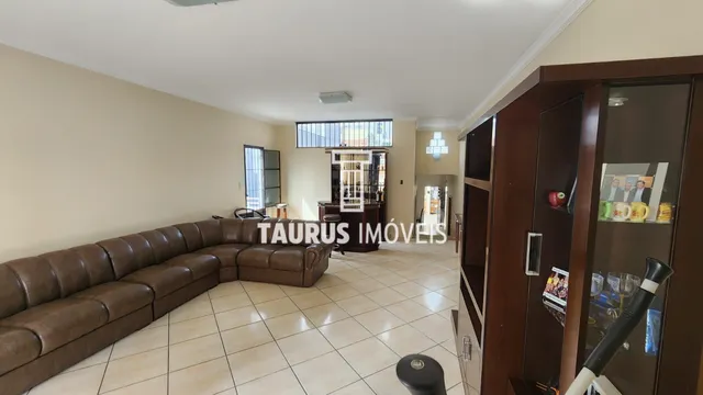Casa 3 quartos, 326 m², à venda por R$1.600.000 + 2 kitnets para locação