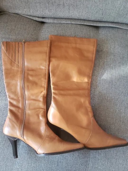 Bota de couro feminina - TAM 38 - Foto 2