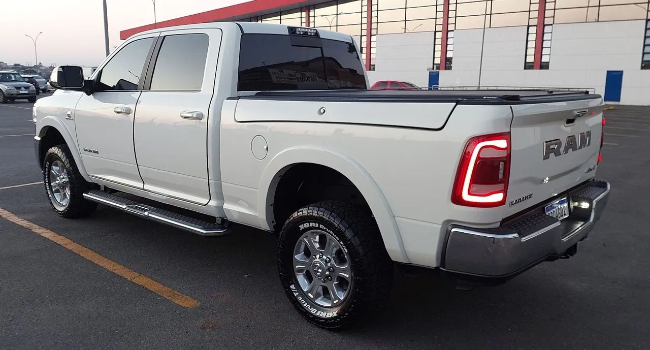 Dodge Ram Laramie 6.7 2500 2020 - Foto 3