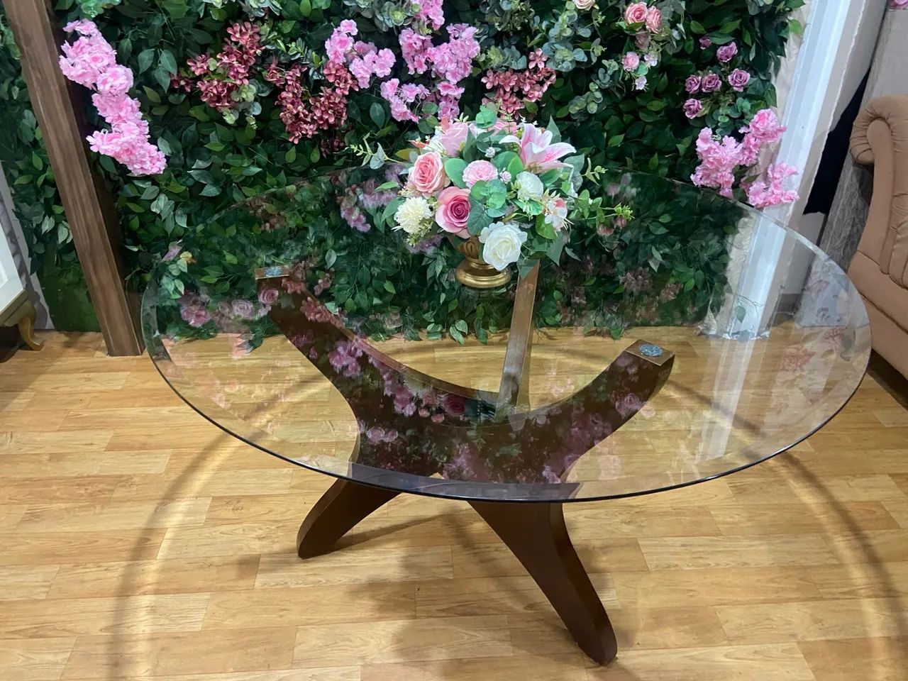 Mesa de jantar 1,40  de vidro com base de madeira - Foto 3