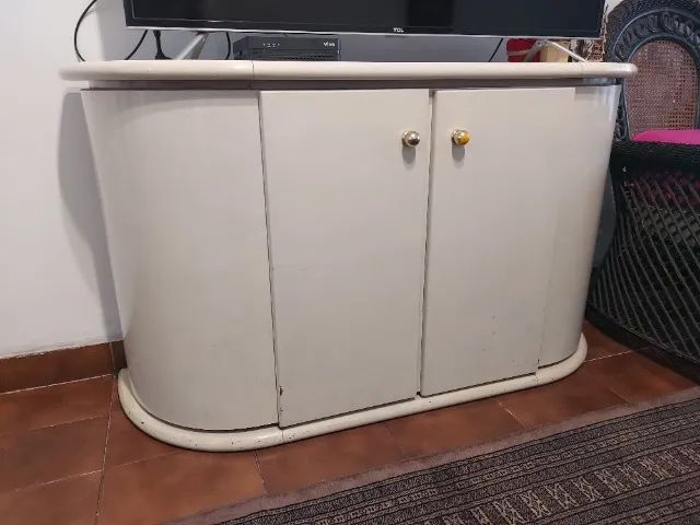 Armário baixo tipo buffet para sala de jantar