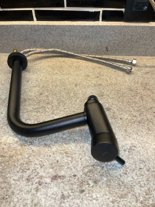 Torneira Deca Misturador Monocomando de Mesa para Cozinha Spin Black Matte - Deca - Nova - Foto 3