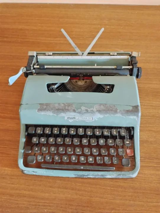 Máquina de datilografia Olivetti 64962666590466121