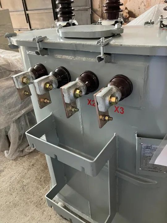 Transformador De 300 Kva 220v/127v À Óleo