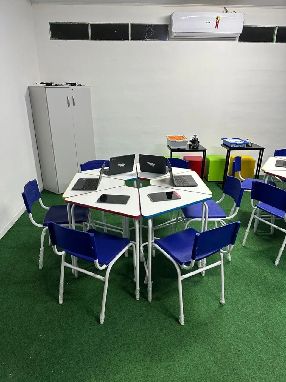 Cadeiras escolares com prancheta - Venda - Foto 3