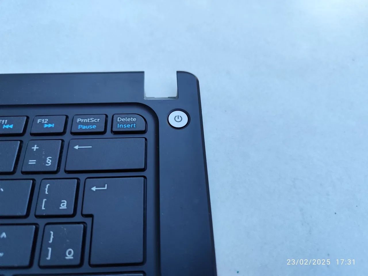 Carcaça do teclado Palm Rest Dell Vostro 5470 - Foto 4