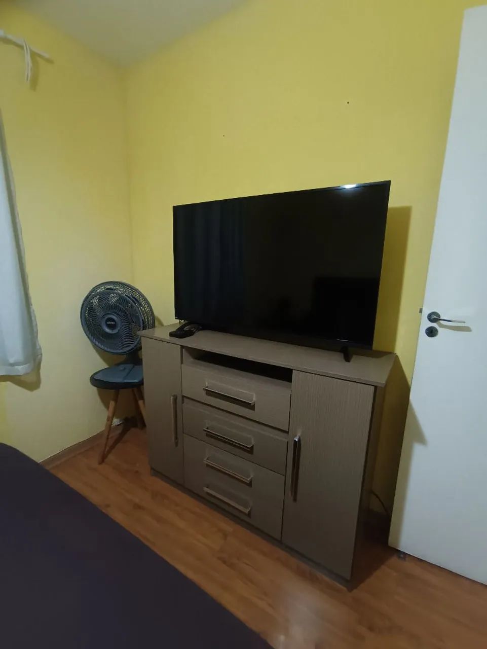 Cômoda com 3 gavetas - Amadeirado - Foto 2
