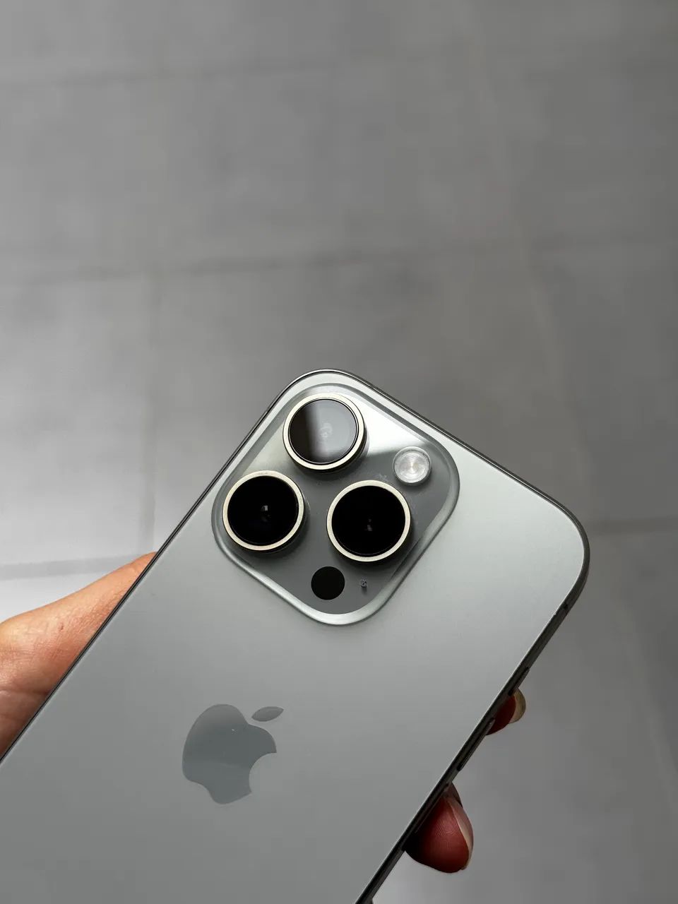 iPhone 15 pro 128gb todo original - Celulares e Smartphones