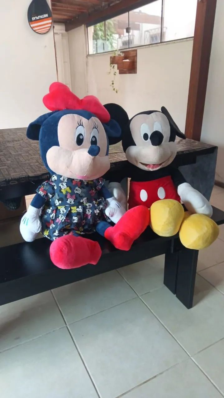 Pelúcia Mickey e Minnie - R$200 cada um!