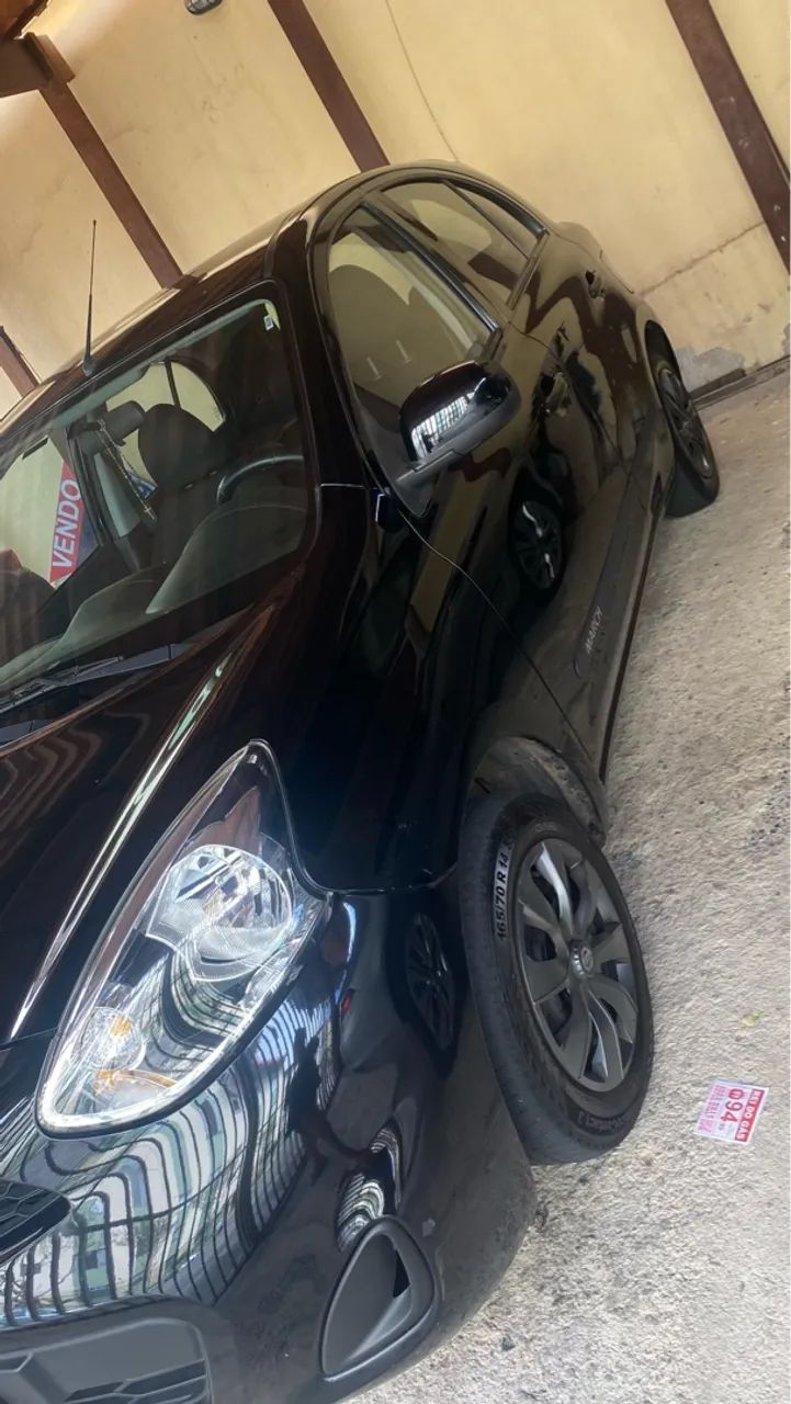 Vendo nissan march preto