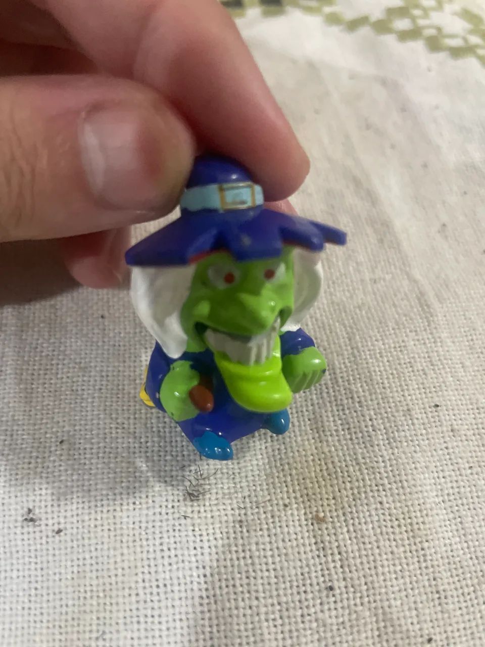 Brinquedo Kinder Ovo - Bruxa - Foto 2