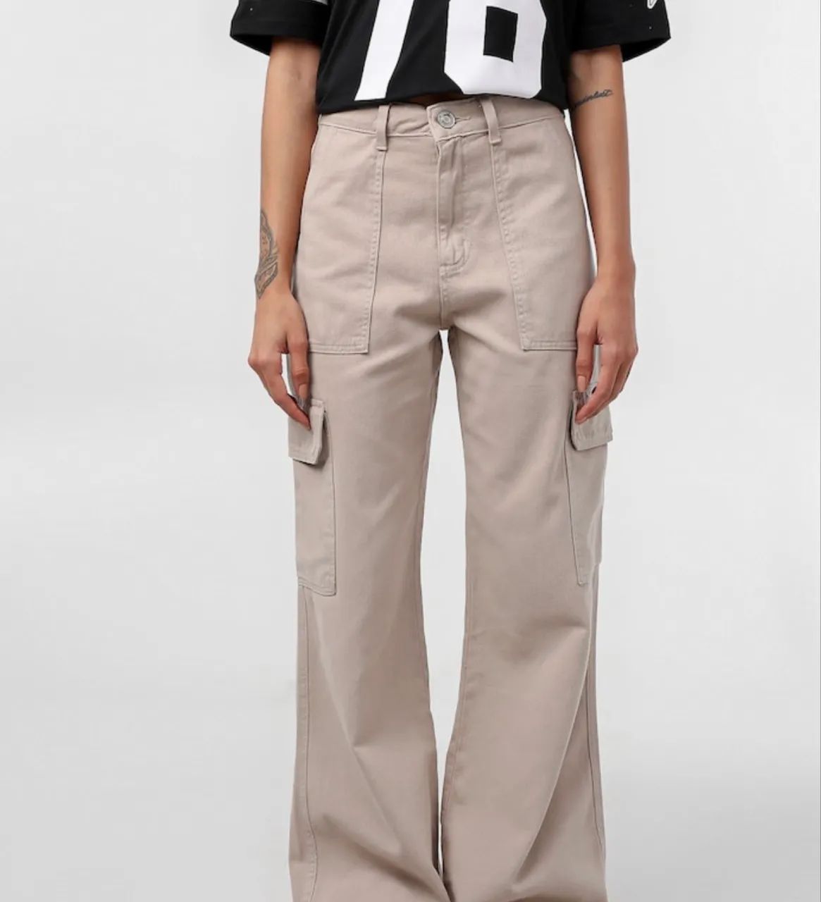 Calça Wide Leg Cargo