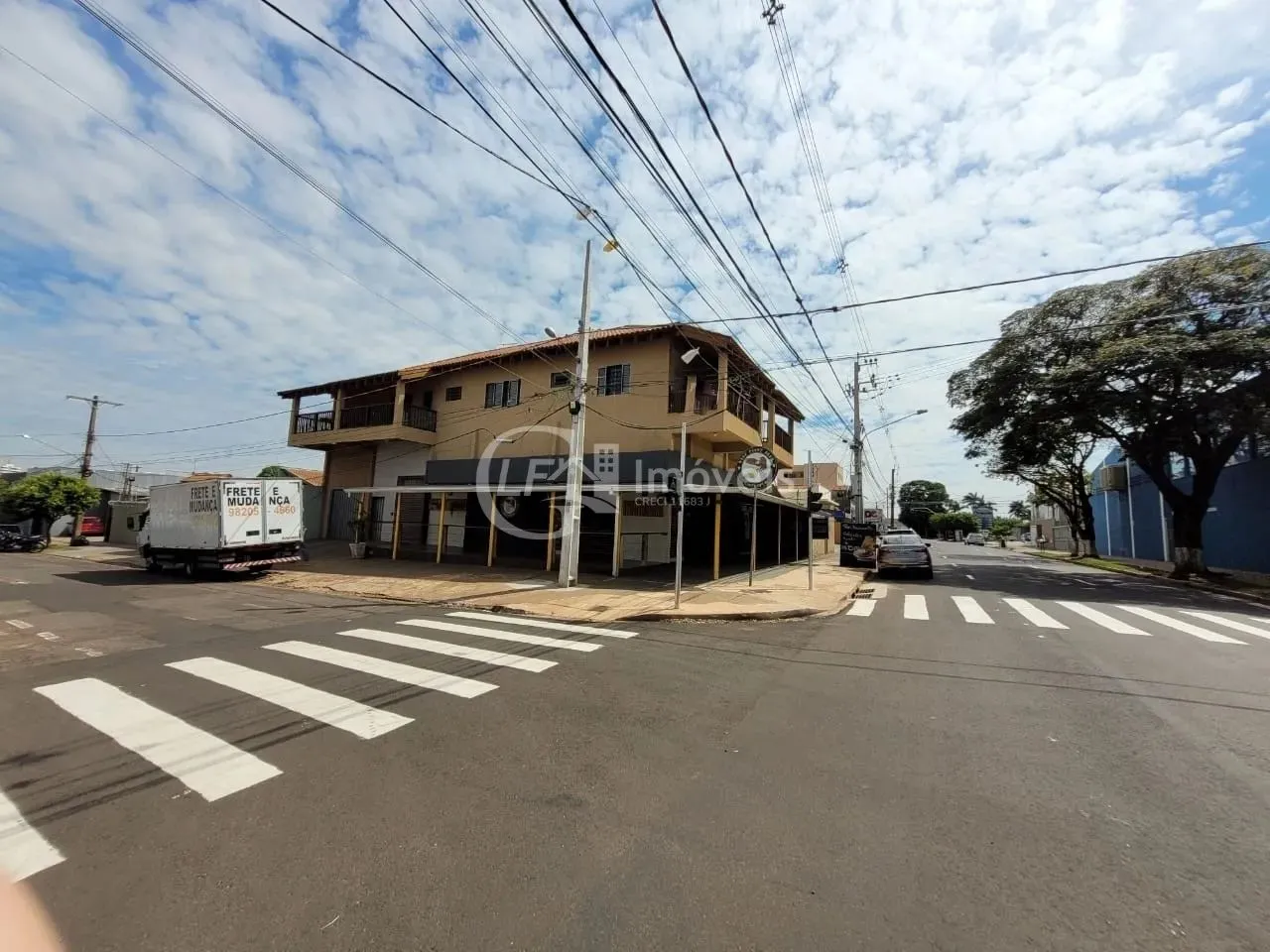 Salão Comercial à Venda em Campo Grande-MS, Bairro Vila Progresso: 7 Salas, 5 Banheiros, 4
