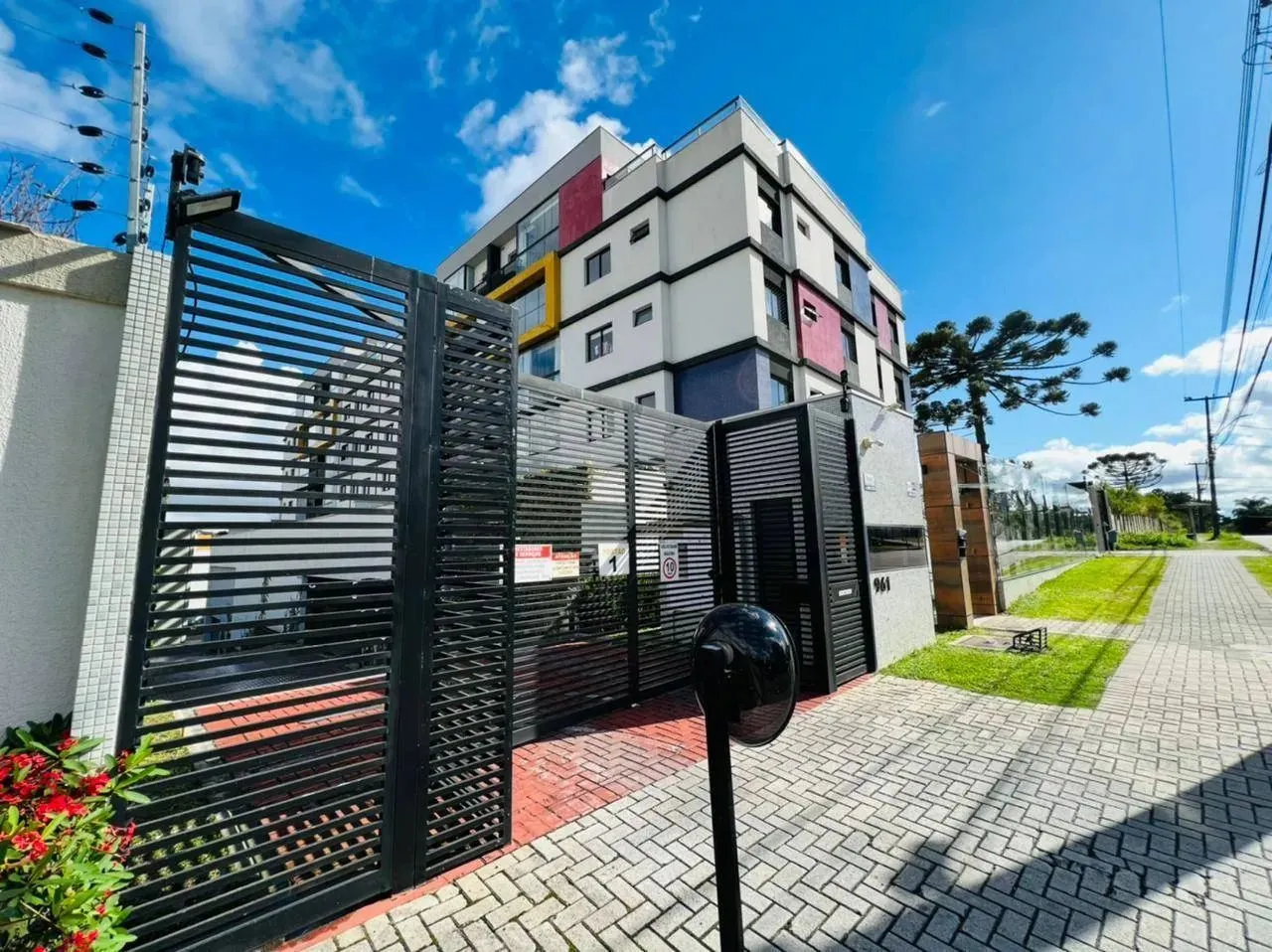Imobiliária London aluga Apartamento novo alto padrão semi mobiliado com 110 m2  Bairro Sa
