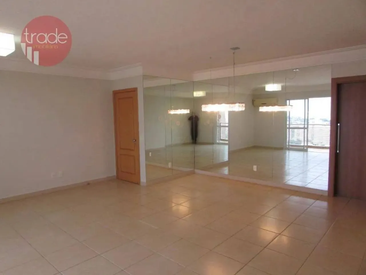 Apartamento para Alugar de 03 Suítes no Bairro Jardim Irajá em Ribeirão Preto com Sacada.