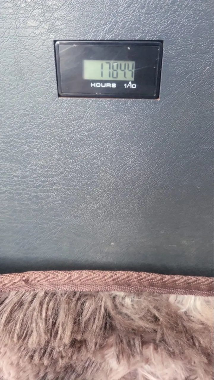 Escavadeira Hyundai 220 lc9 - Foto 2