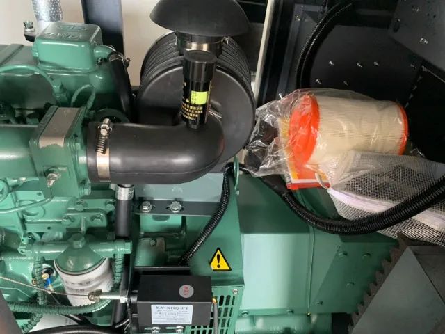 GRUPO GERADOR DIESEL DE 20KVA CABINADO SILENCIADO E AUTOMÁTICO - Foto 3