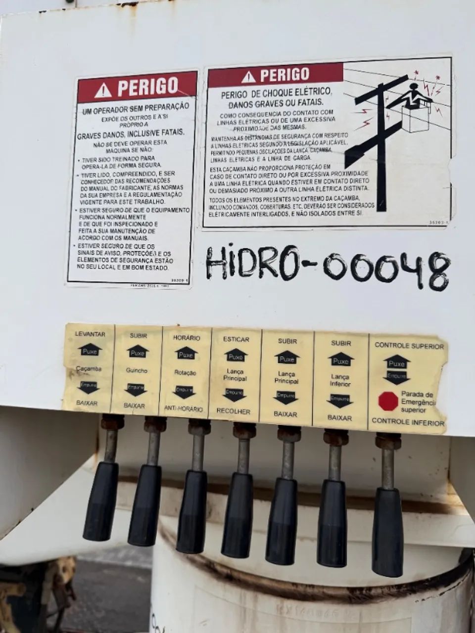 FORD 14000 CABINE DUPLA COM CESTO AEREO VERSALIFT VST-47 - Foto 5