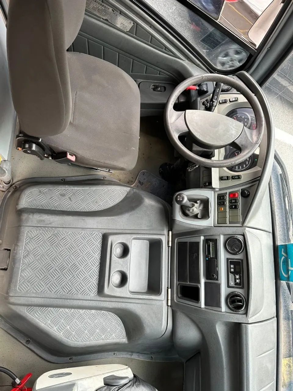 Micro ônibus volare 32 lugares 2017 - Foto 6