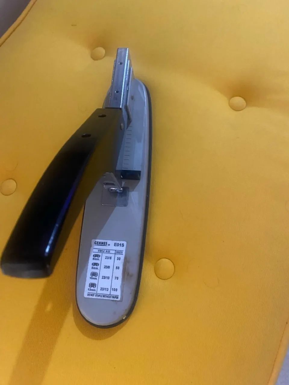 Grampeador 100 Fls E01S Genmes64872127239938121