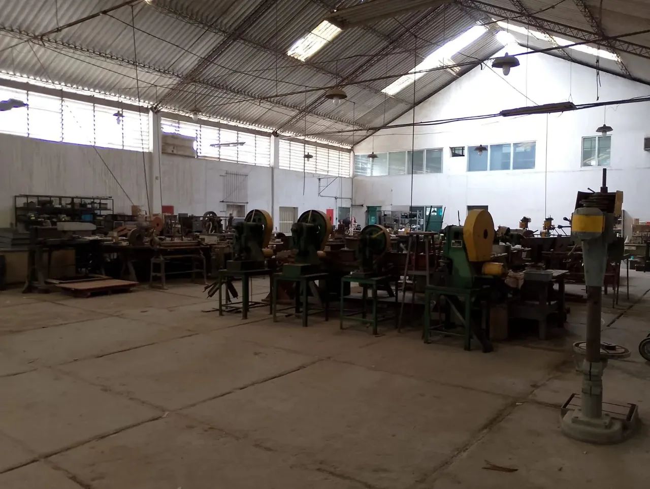 EXCELENTE OPORTUNIDADE! Galpão com grande potencial em São Gonçalo, RJ - Foto 12