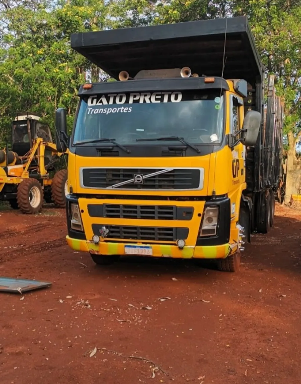 Volvo FM 380 6x4 plataforma 2005