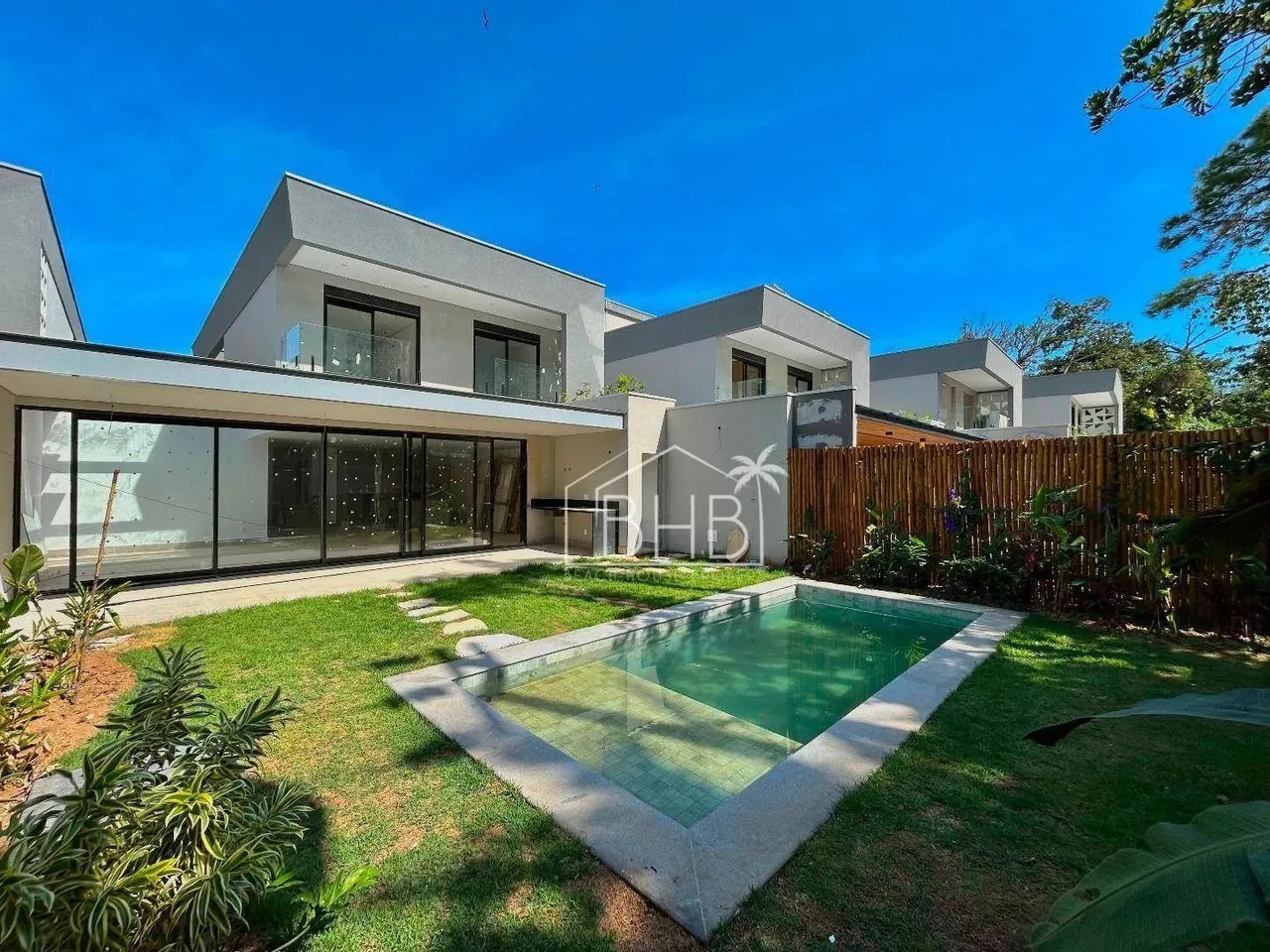 Casa com 4 dormitórios à venda, 220 m² - Praia do Toque-Toque Pequeno - São Sebastião/SP